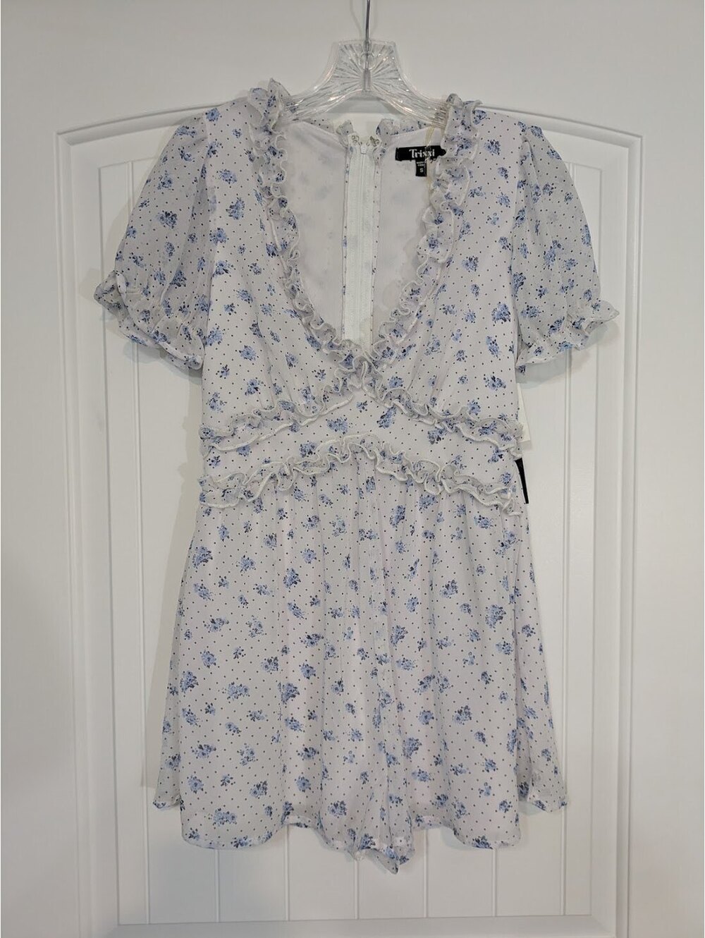 Trixxi NWT Floral Romper — Small — White & Light Blue